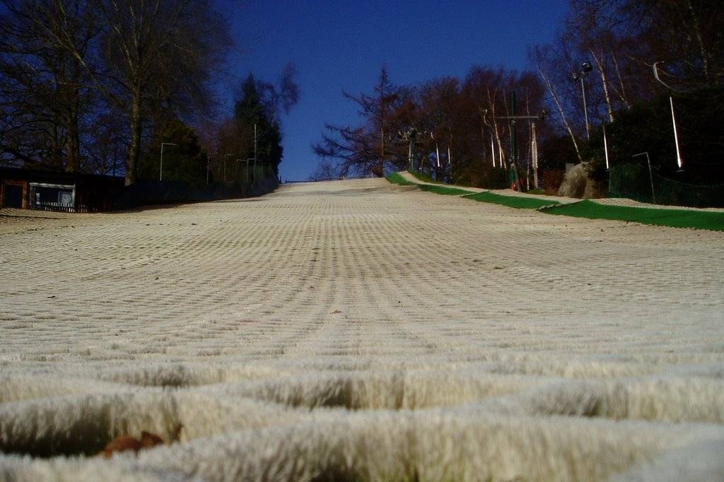 Dry slopes Bowles Snowsports Centre trail map